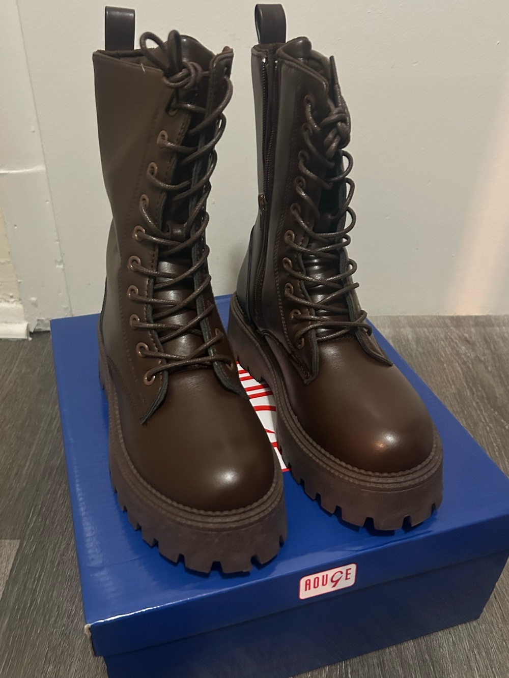 NWT Rouge Chunky Brown Lace-Up Combat Boots with Side Zip Women’s 7